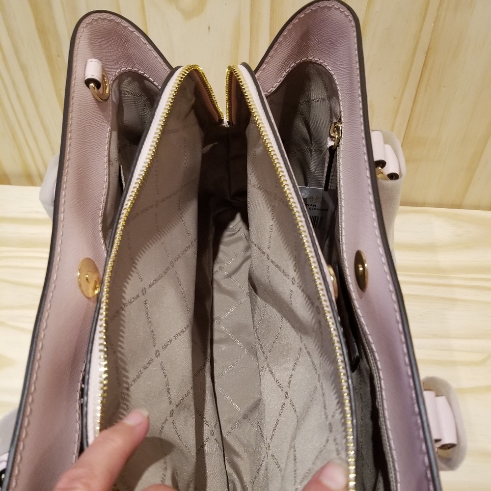 Michael Kors Savannah Large Satchel and wallet - Picture 8 of 9